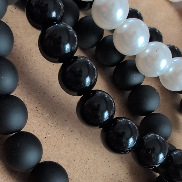 Ophelia Roe Elegant Black and White Bracelet Set - Picture 5 of 5